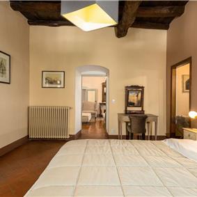 8 Bedroom Villa with Pool near Certaldo, Tuscany, Sleeps 14 - 15